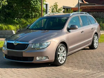Gebraucht Skoda Superb 140 PS (102 kW) 2013 Grau Kombi