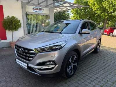 Gebraucht Hyundai Tucson Premium 185 PS (136 kW) 2016 Gold SUV