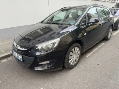 Używany Opel Astra Edition 101 KM (74 kW) 2013 Kombi