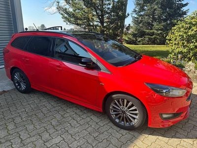 Second-hand Ford Focus ST-Line 182 CP (133 kW) 2018 Roșu Berlinǎ