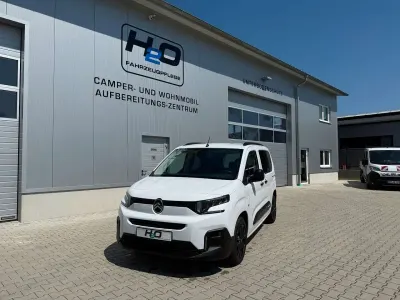 Neu Citroën Berlingo 131 PS (96 kW) 2026 Lackierung weiss icy/typ ausse Van / Kleinbus