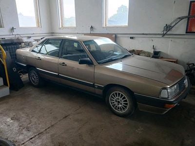 Gebraucht Audi 200 182 PS (133 kW) 1984 Gold Limousine