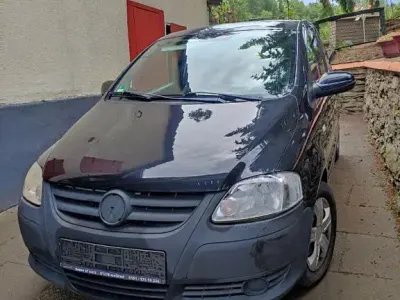 Gebraucht VW Fox 54 PS (39 kW) 2005 Schwarz Kleinwagen