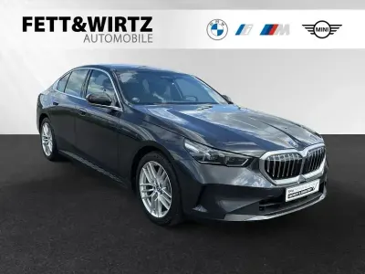 Usata BMW 530e Comfort Edition 299 CV (219 kW) 2024 Grigio Berlina