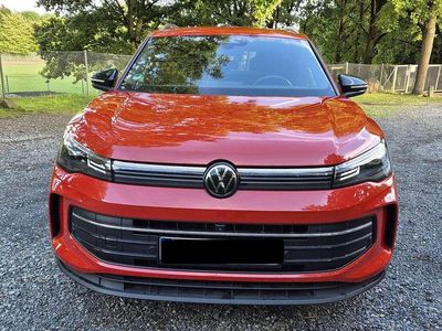 Gebraucht VW Tiguan Goal 150 PS (110 kW) 2024 Rot SUV