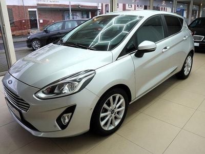 Silber Gebraucht 2018 Ford Fiesta Titanium Limousine | 12.790 € (Fairer Preis)