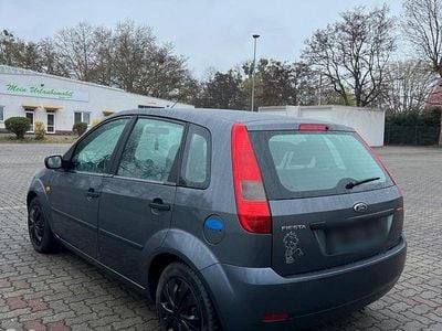 Second-hand Ford Fiesta 80 CP (58 kW) 2004 Gri Hatchback