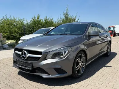 Gebraucht Mercedes CLA180 Shooting Brake 122 PS (89 kW) 2015 Grau Kombi