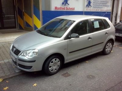 Gebraucht VW Polo 64 PS (47 kW) 2005 Silber metallic Limousine