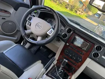 Gebraucht Jeep Commander Overland 218 PS (160 kW) 2009 Schwarz SUV