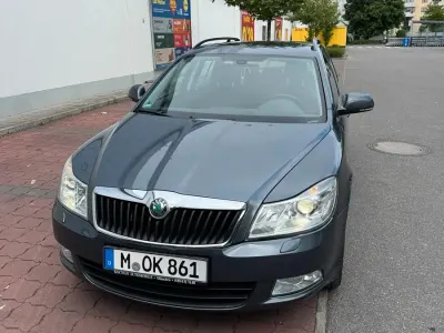 Gebraucht Skoda Octavia 140 PS (102 kW) 2012 Grau Kombi