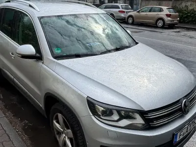 Gebraucht VW Tiguan 140 PS (102 kW) 2011 Silber SUV