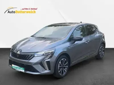 Gebraucht Renault Clio V Techno 143 PS (105 kW) 2025 Dolomitgrau Limousine