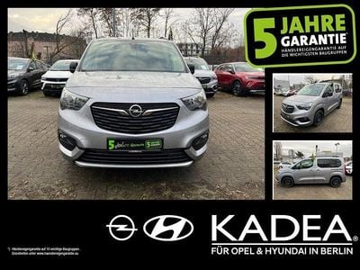 Gebraucht Opel Combo Life Ultimate 131 PS (96 kW) 2023 Kontrast grau/quarz silber Van / Kleinbus