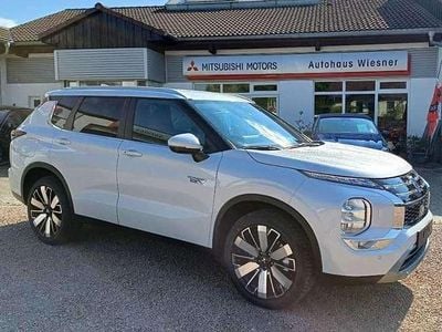 Gebraucht Mitsubishi Outlander P-HEV Edition 306 PS (225 kW) 2025 Titanweiß SUV