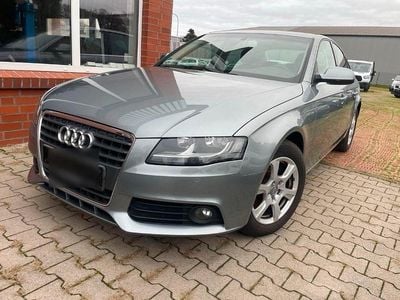 Grau Gebraucht 2011 Audi A4 Limousine | 9.300 € (Fairer Preis)