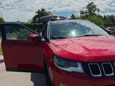Gebraucht Jeep Compass Limited 140 PS (102 kW) 2019 Rot SUV