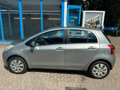 Gebraucht Toyota Yaris 69 PS (50 kW) 2006 Blau Limousine