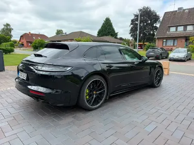 Gebraucht Porsche Panamera 4S E-Hybrid Sport Turismo 560 PS (411 kW) 2022 Schwarz Kleinwagen