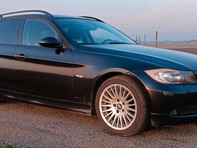 Gebraucht BMW 318 129 PS (94 kW) 2007 Blau Kombi