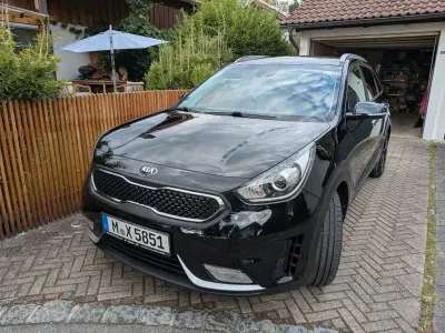 Gebraucht Kia Niro Spirit 141 PS (103 kW) 2017 Schwarz SUV