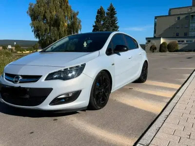Gebraucht Opel Astra 140 PS (102 kW) 2015 Grau Limousine