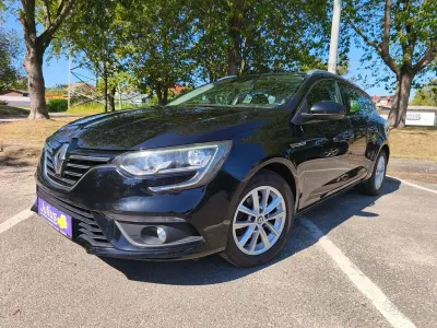 Gebraucht Renault Mégane III Intens 132 PS (97 kW) 2016 Schwarz Limousine