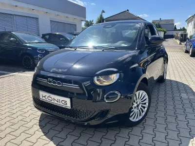 Gebraucht Fiat 500e Action 69 kW (95 PS) 2022 Schwarz Kleinwagen