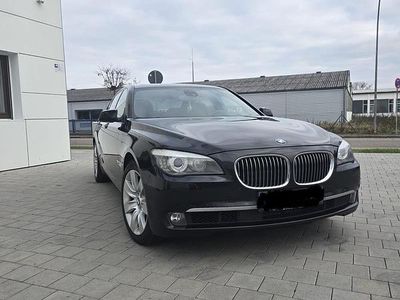 Gebraucht BMW 740 306 PS (225 kW) 2012 Schwarz Limousine