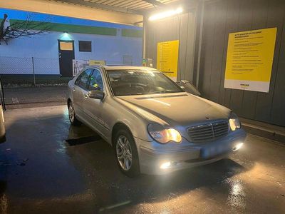 Gebraucht Mercedes C180 143 PS (105 kW) 2001 Silber Limousine