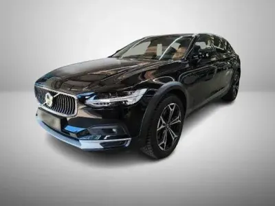 Używany Volvo V90 CC Ultimate 250 KM (183 kW) 2024 Czarny Kombi