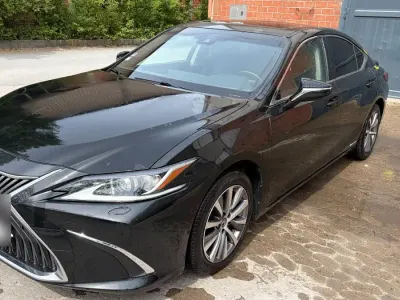 Gebraucht Lexus ES300H 178 PS (130 kW) 2020 Schwarz Limousine
