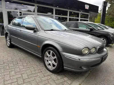 Käytetty Jaguar X-type Executive 156 HP (114 kW) 2002 Harmaa Sedan