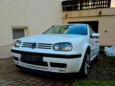 Gebraucht VW Golf IV 75 PS (55 kW) 2002 Weiß Kleinwagen