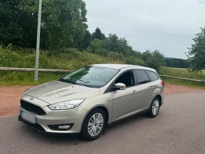 Gebraucht Ford Focus 120 PS (88 kW) 2017 Gold Kombi