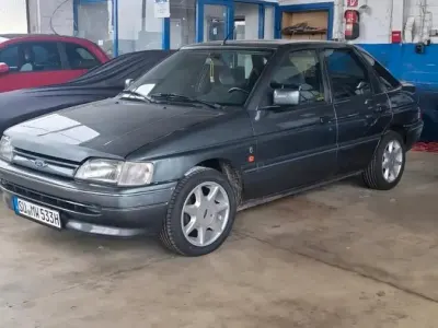 Gebraucht Ford Escort 72 PS (52 kW) 1992 Grau Limousine