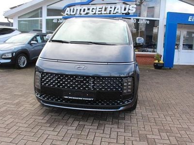 Gebraucht Hyundai Staria Signature 177 PS (130 kW) 2023 Grau Van / Kleinbus