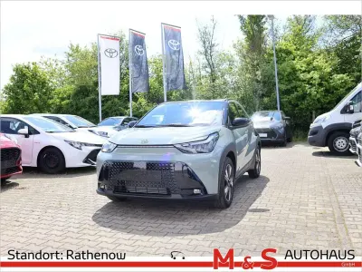 Neu Toyota Aygo X 116 PS (85 kW) 2026 Grün SUV