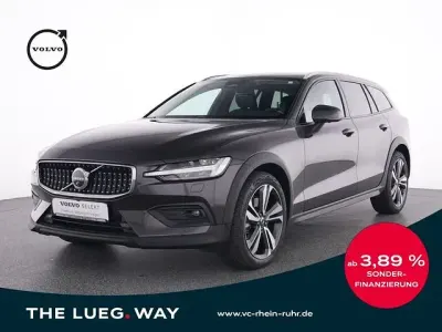 Gebraucht Volvo V60 CC Plus 197 PS (144 kW) 2023 Grau platinum grey / metallic Kombi