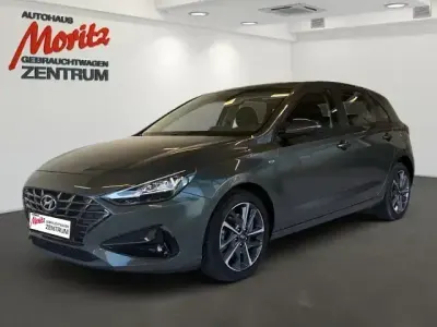 Begagnad Hyundai i30 Trend 160 HK (117 kW) 2023 Grå Sedan