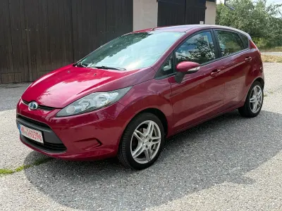 Gebraucht Ford Fiesta 97 PS (71 kW) 2009 Rot Kleinwagen