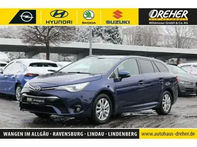 Gebraucht Toyota Avensis Edition-S 147 PS (108 kW) 2016 Dark blue mica Kombi