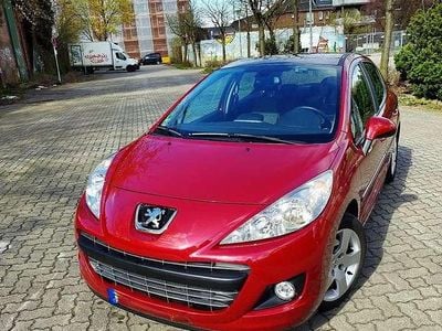 Gebraucht Peugeot 207 Premium 120 PS (88 kW) 2010 Limousine
