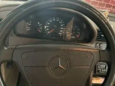 Gebraucht Mercedes C180 Classic 122 PS (89 kW) 1994 Beige Limousine