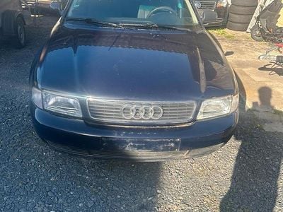 Second-hand Audi A4 74 CP (54 kW) 1996 Albastru Berlinǎ