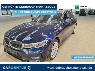 Gebraucht BMW 330e Advantage 252 PS (185 kW) 2020 Tansanitblau ii Limousine