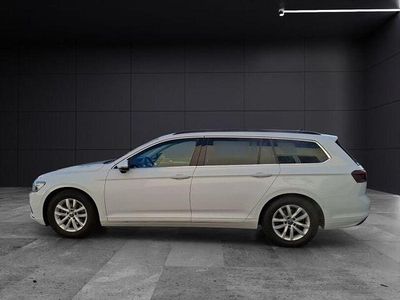 Usata VW Passat Business 150 CV (110 kW) 2023 Bianco Station wagon