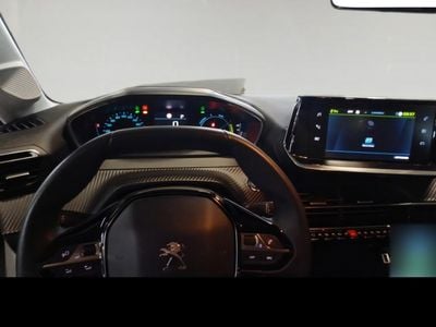 Gebraucht Peugeot e-208 Active 100 kW (136 PS) 2021 Weiß Kleinwagen