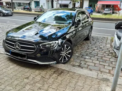 Gebraucht Mercedes E300 190 PS (139 kW) 2020 Schwarz Kombi