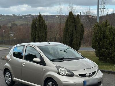 Gebraucht Toyota Aygo 68 PS (50 kW) 2008 Beige Kleinwagen